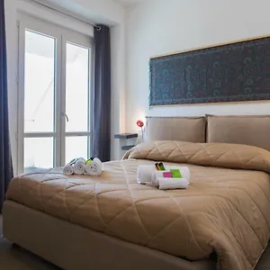 Overseas - Penthouse - Attico - Palazzo San Matteo - Appartamento