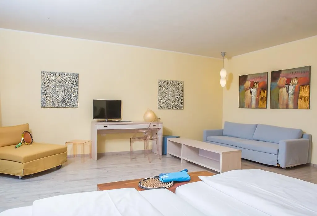 Club Hotel Olivi - Tennis Center Malcesine Italy